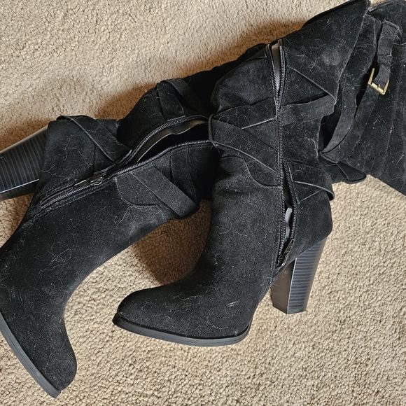 Boots - Picture 3 of 3